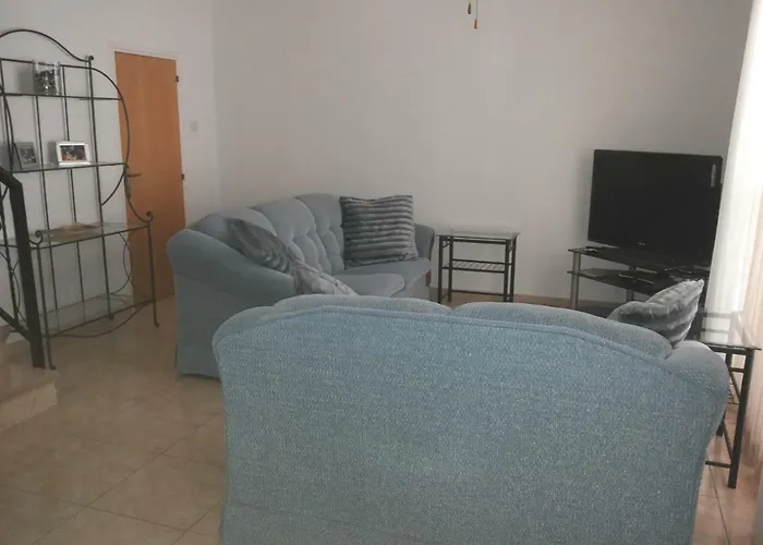 In Universal * Πάφος